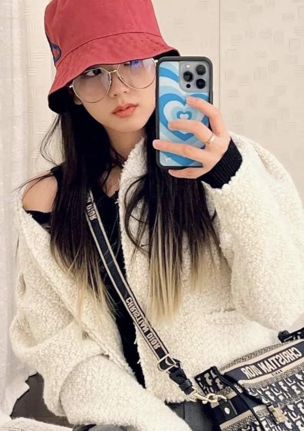 What Sets the Korean Cloud Hat Apart in Fashion Trends