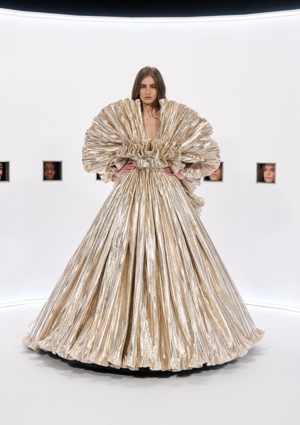 Why Haute Couture Pleating Is a Game Changer in Fashion